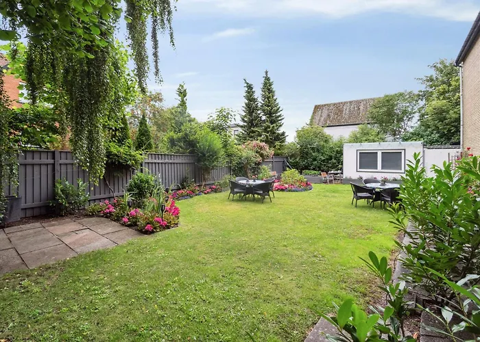 Lovely Top Floor Apart Copenhagen Near Airport, Metro And The Beach