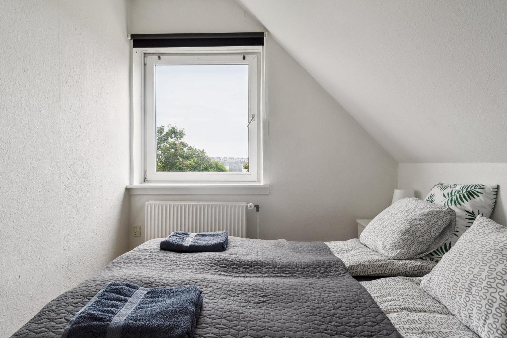 Lovely Floor Near Airport, Metro And The Leilighet *